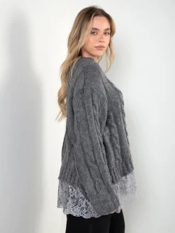 Camisola de malha com renda