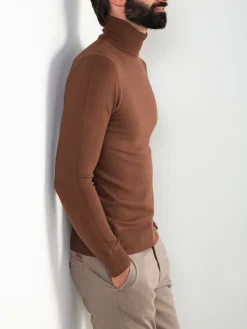 Camisola de malha fina com gola alta