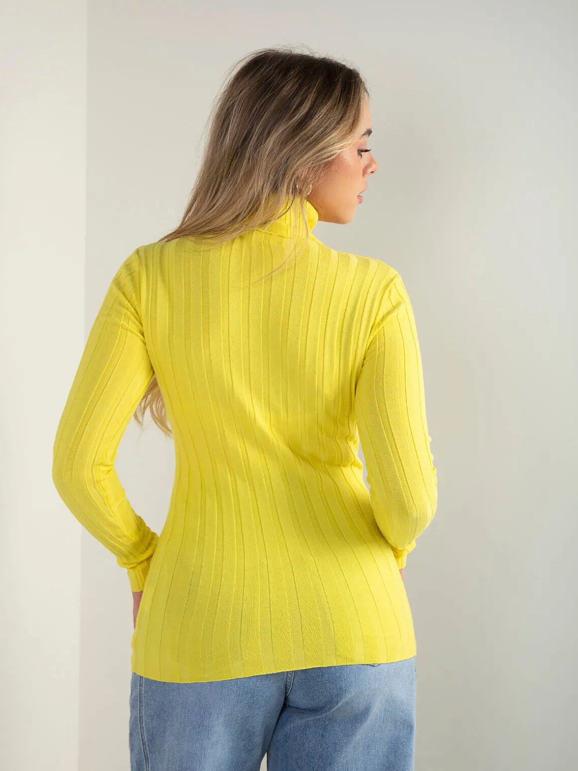 Camisola justa malha canelada