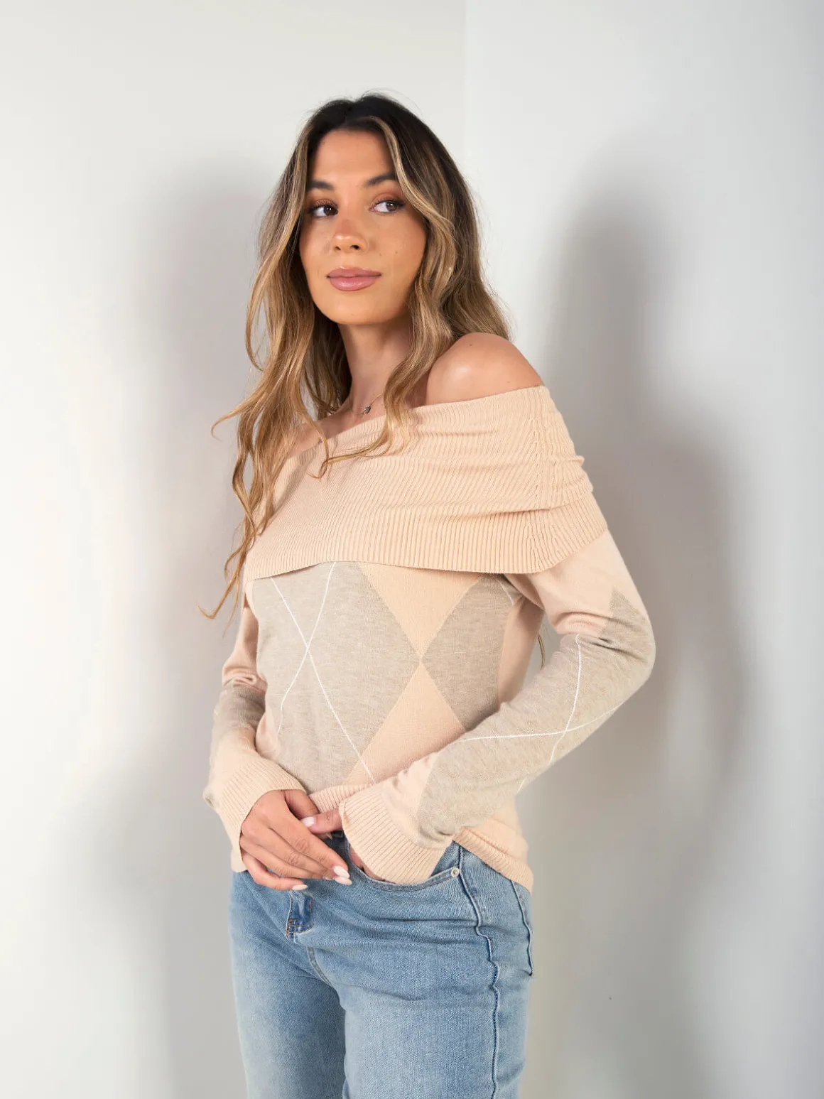 Camisola malha bege ombros descobertos