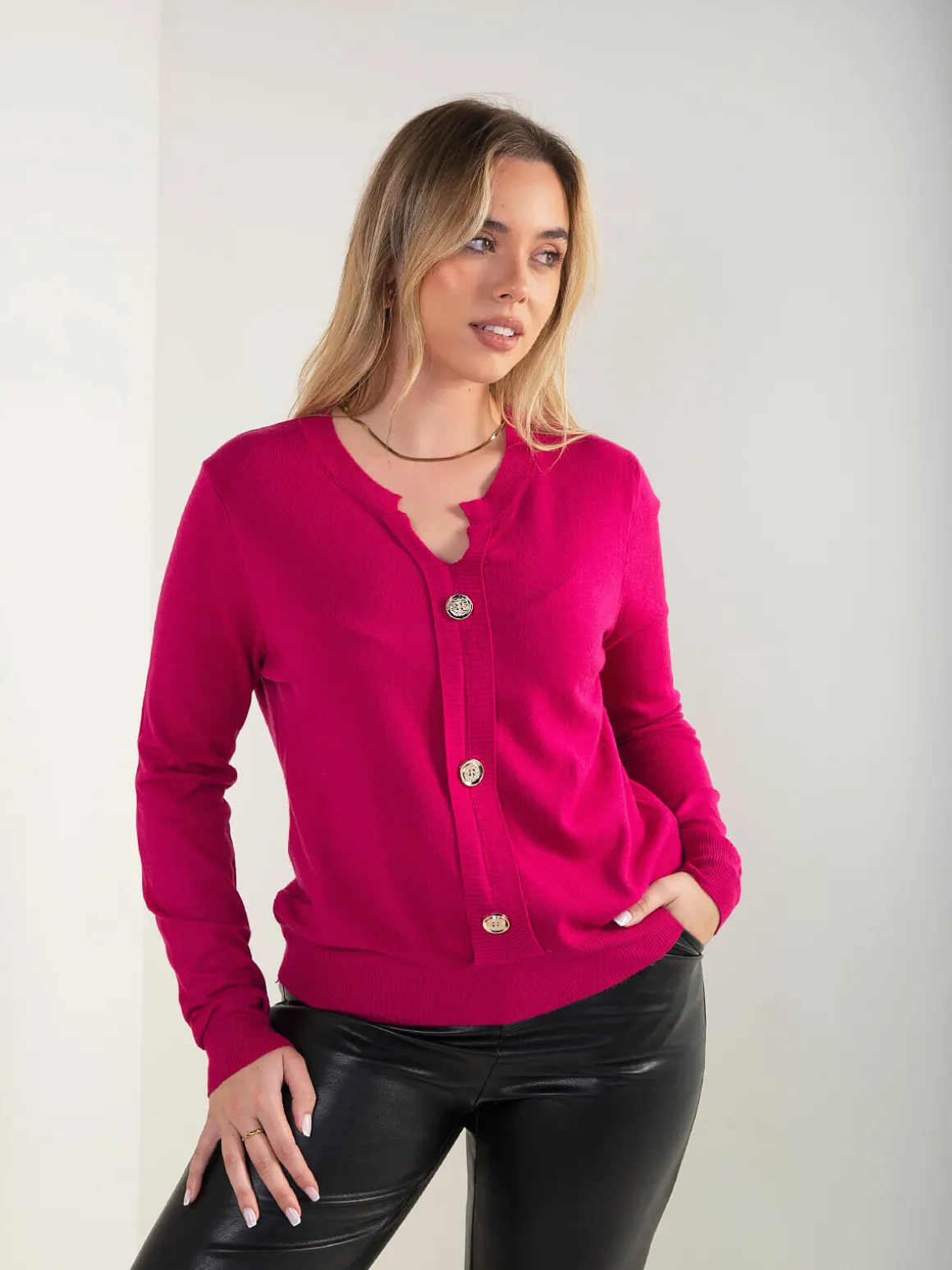 Camisola malha botões decorativos