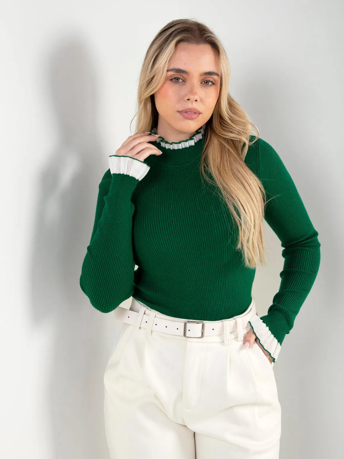 Camisola malha canelada com detalhes