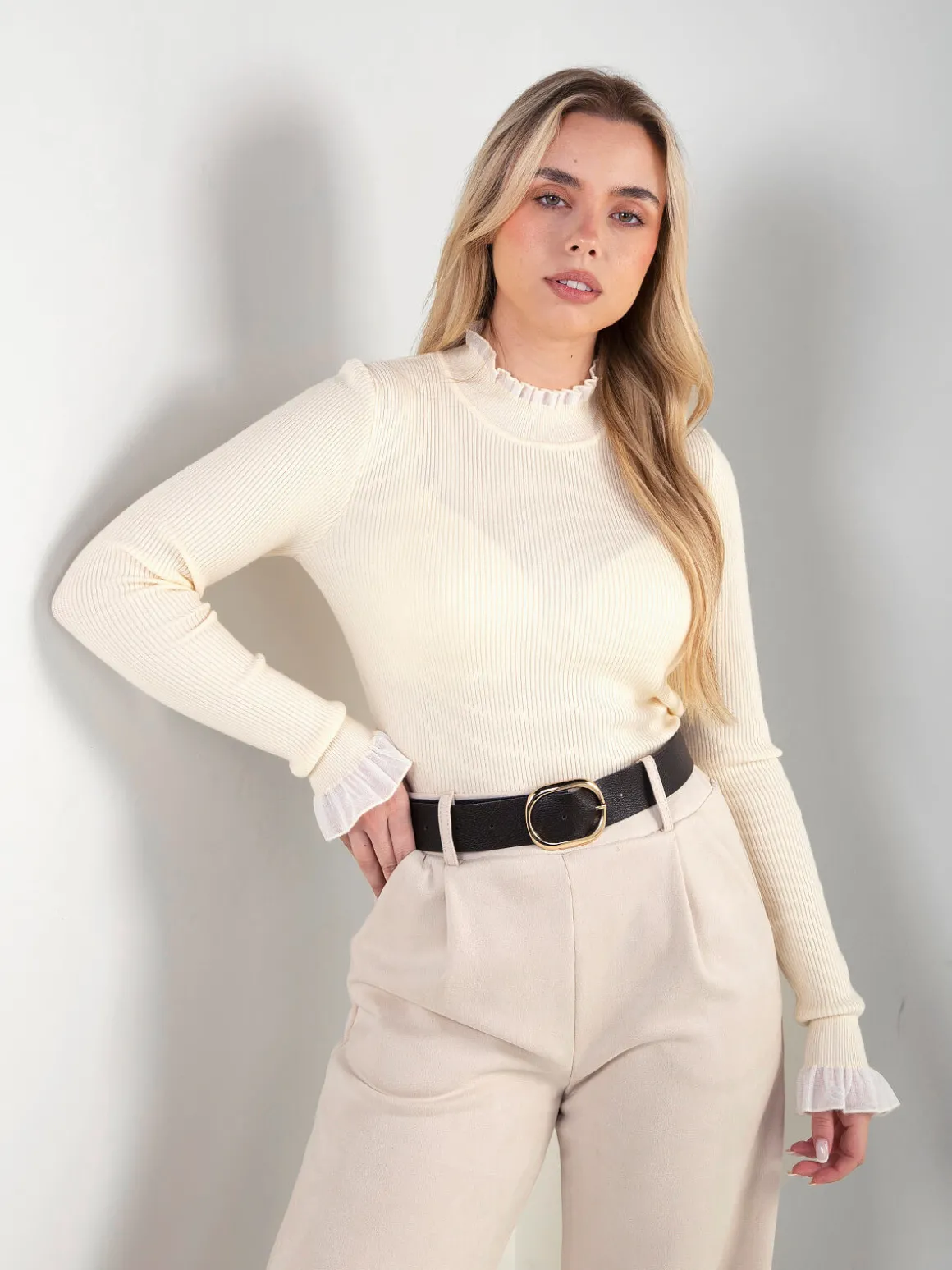 Camisola malha canelada com detalhes