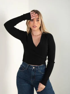 Camisola malha canelada com decote cruzado