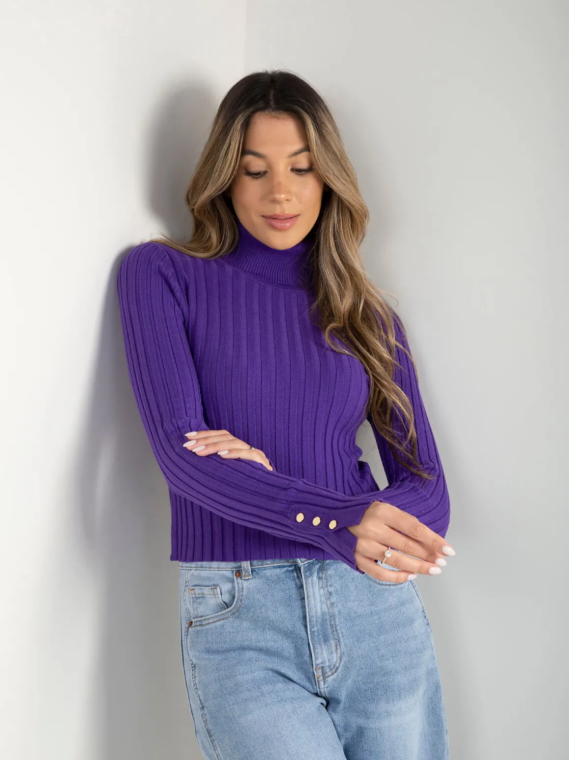 Camisola malha canelada com gola alta