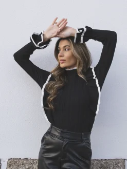 Camisola malha canelada com folhos