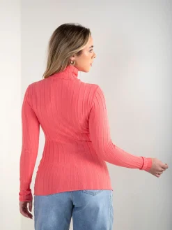 Camisola malha canelada gola alta dobrada