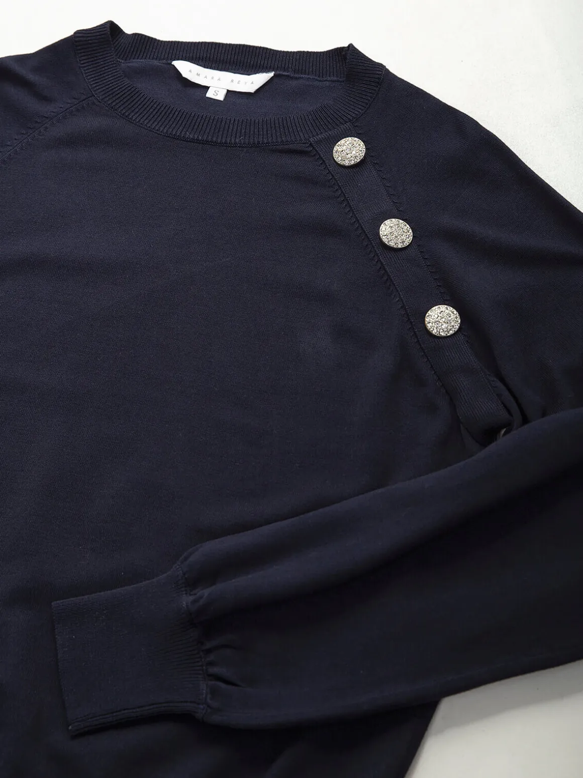 Camisola malha com botões decorativos