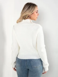 Camisola malha com botões no ombro