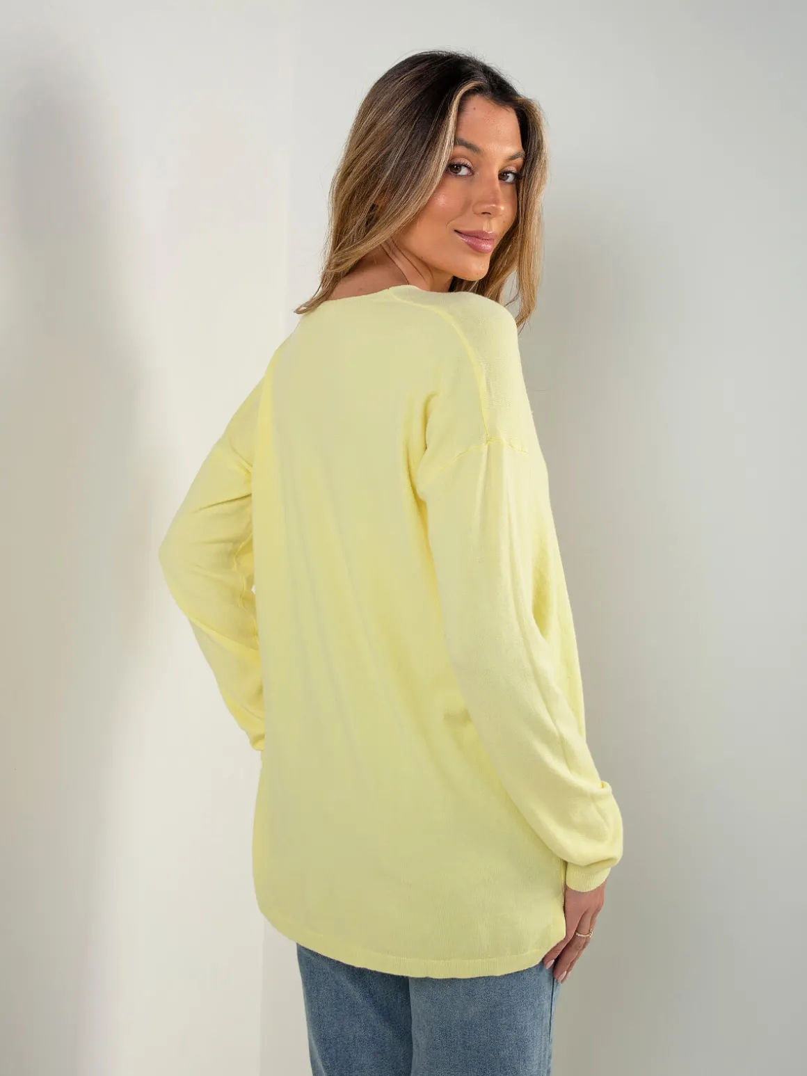 Camisola malha fina oversized em V