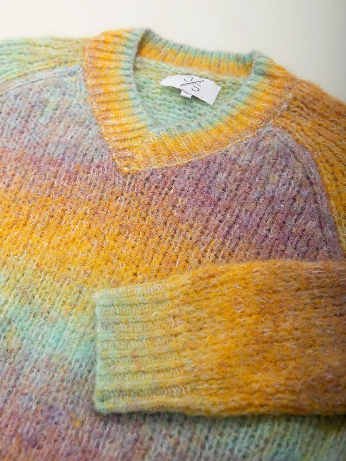 Camisola malha multicolor em V