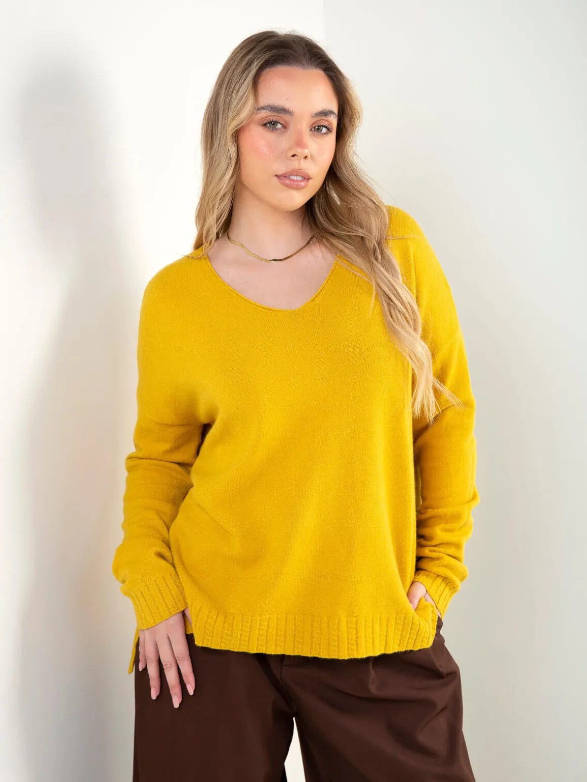 Camisola malha oversized com aberturas