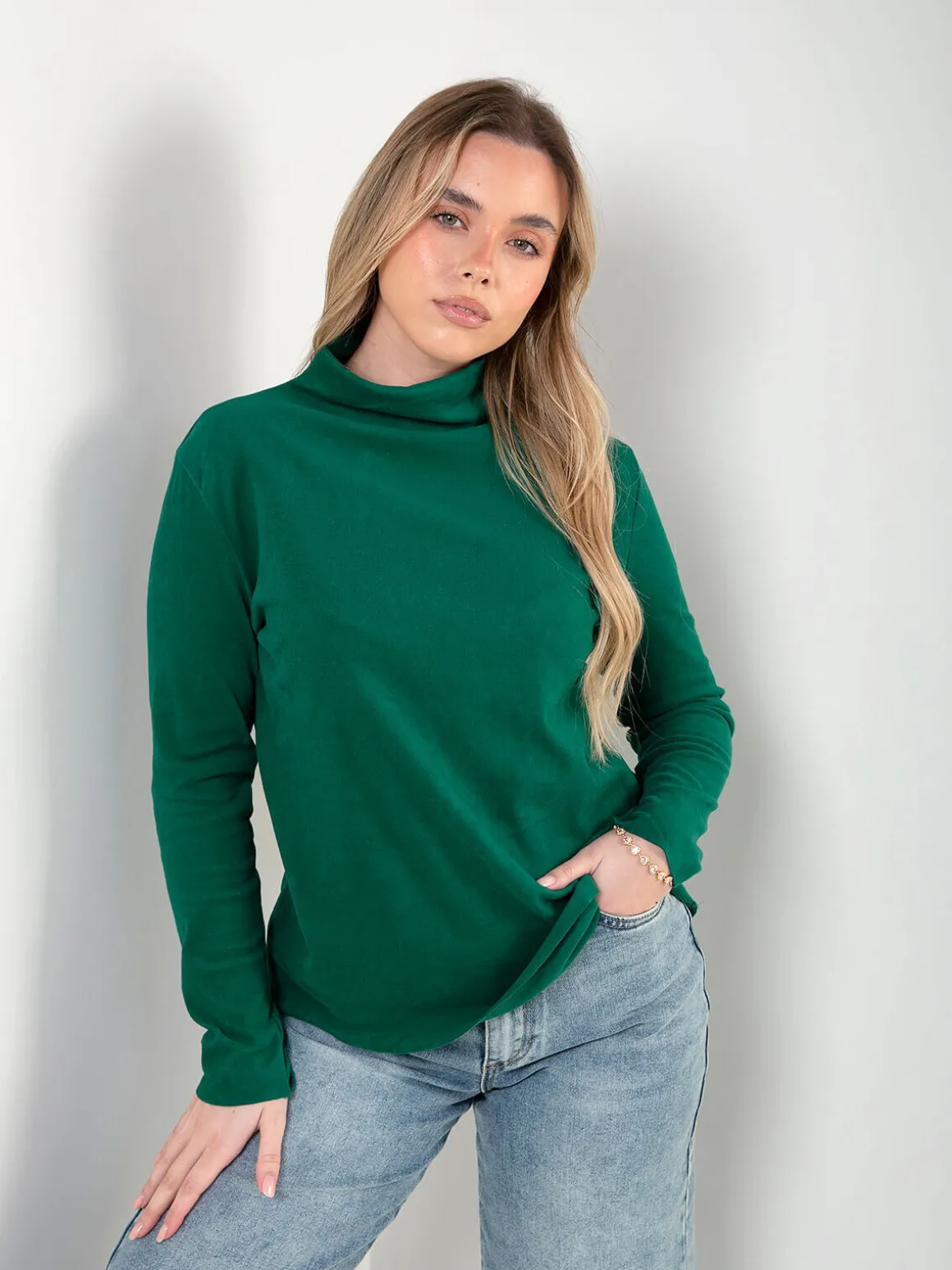 Camisola polar fina com gola alta