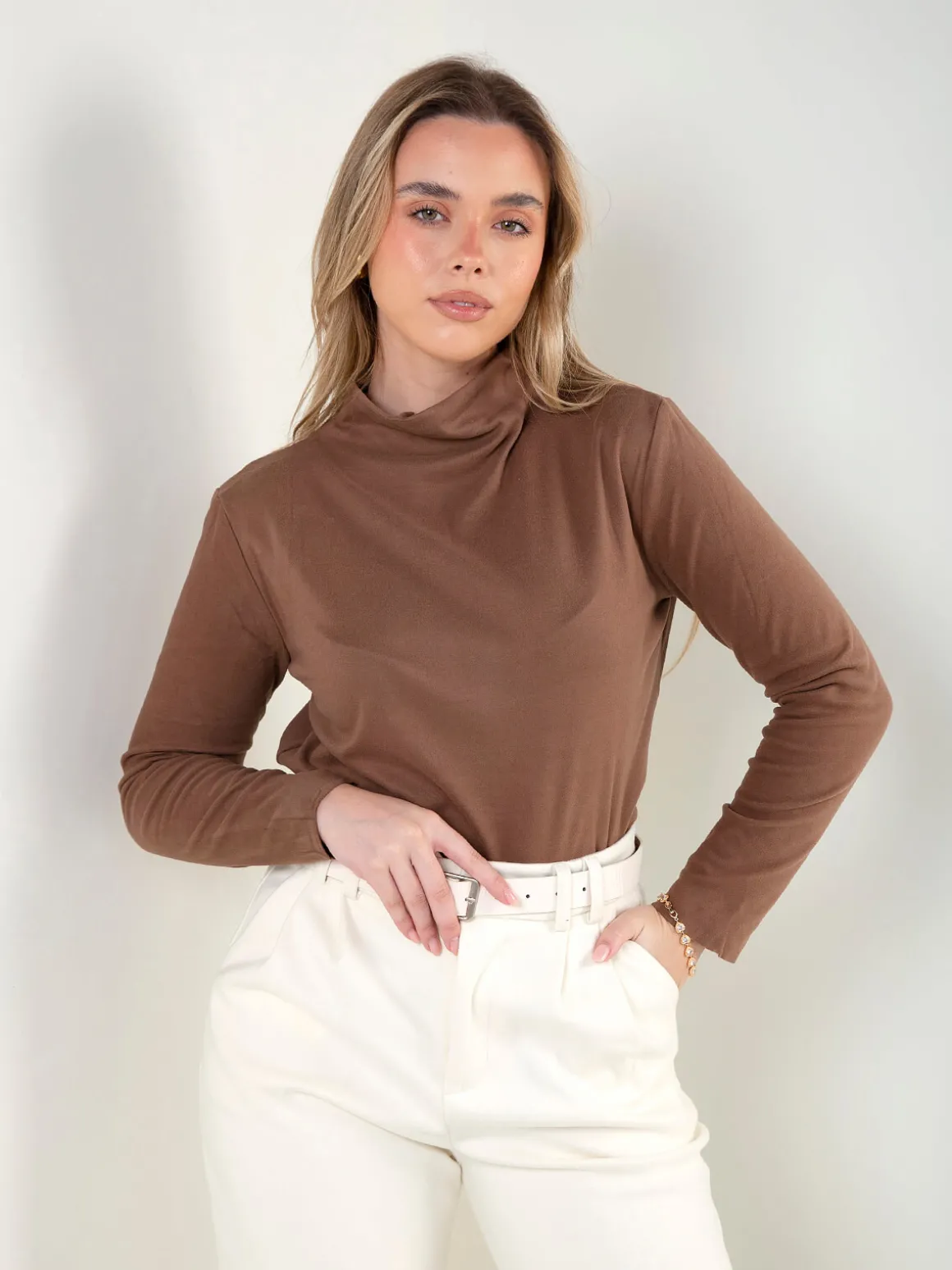 Camisola polar fina com gola alta