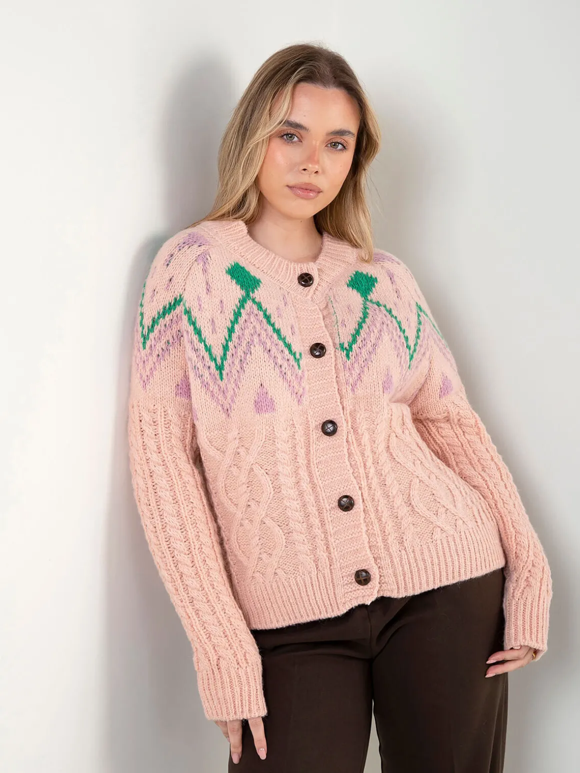 Cardigan malha rosa padrão geométrico
