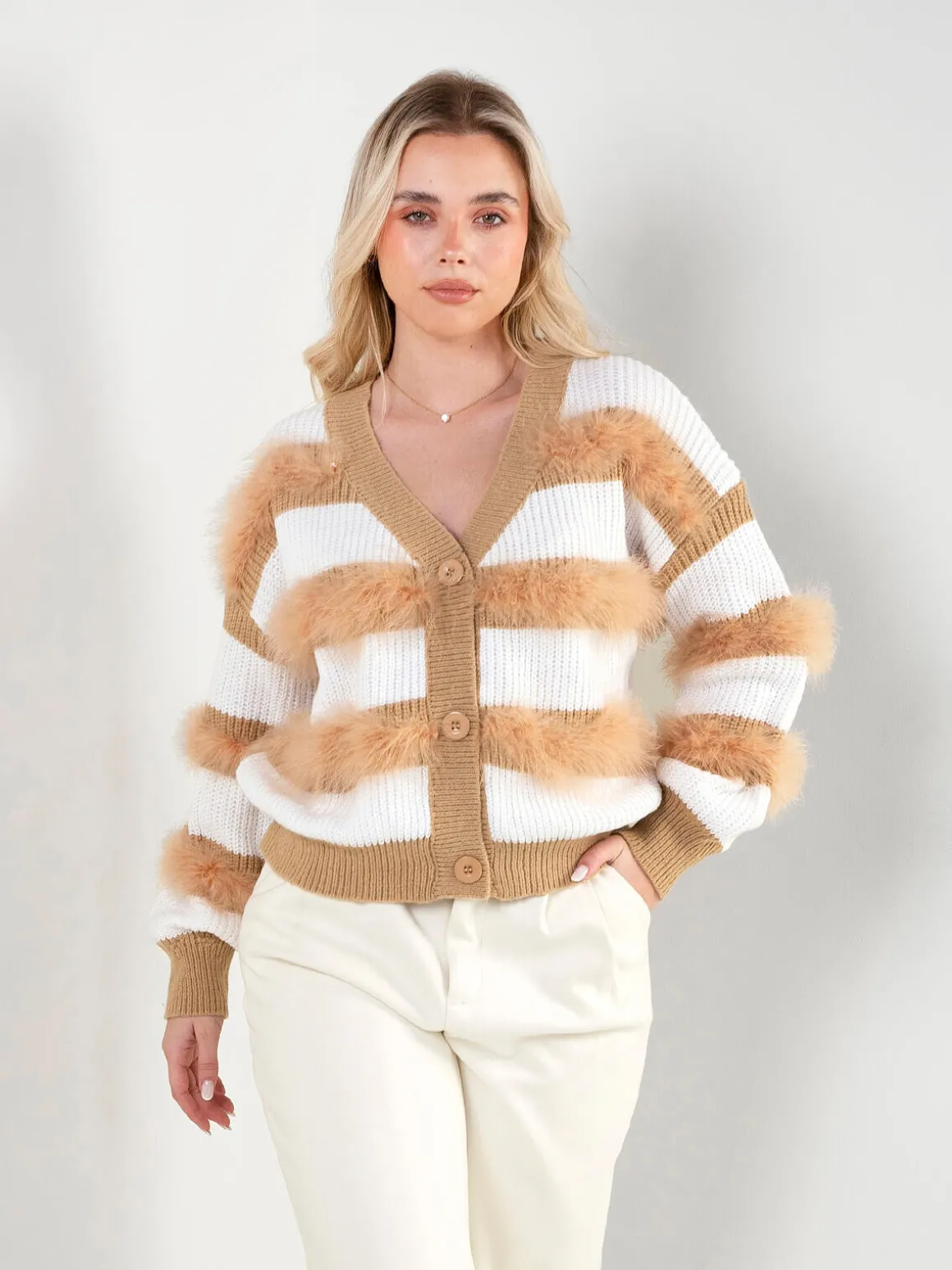 Cardigan às riscas com detalhe pelo