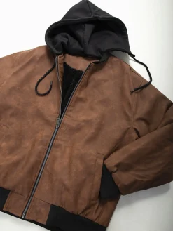 Casaco bomber efeito pele com capuz