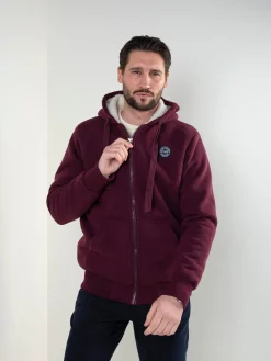 Casaco com capuz e pelo no interior