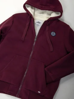 Casaco com capuz e pelo no interior