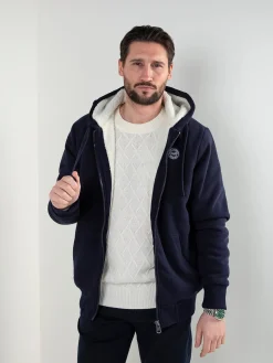 Casaco com capuz e pelo no interior