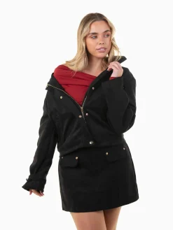 Casaco efeito camurça gola subida