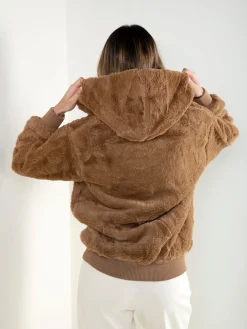 Casaco efeito pelo com capuz