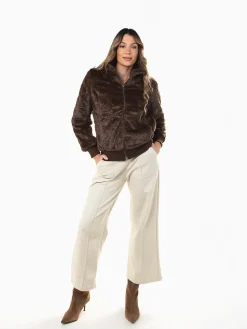 Casaco efeito pelo com gola alta