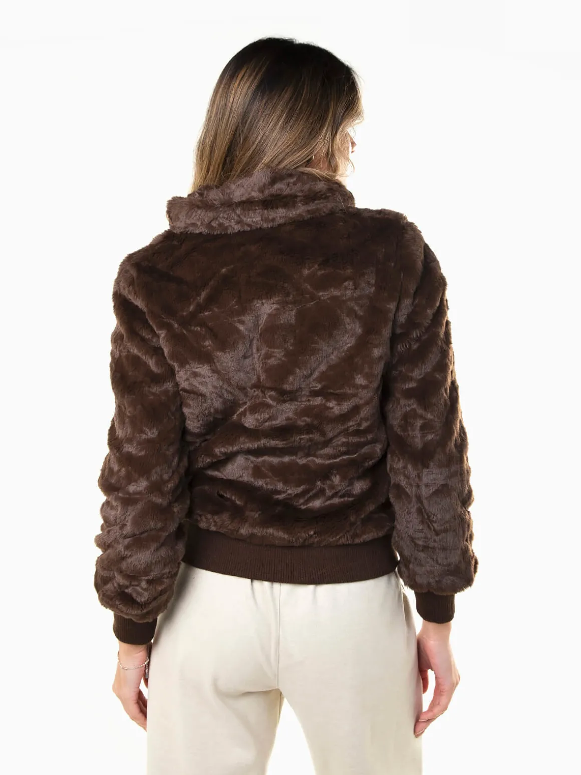 Casaco efeito pelo com gola alta