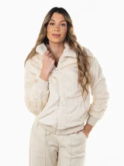 Casaco efeito pelo com gola alta