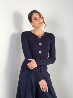 Casaco malha canelada com botões jóia