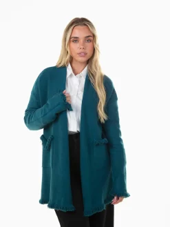 Casaco malha com acabamentos desfiados