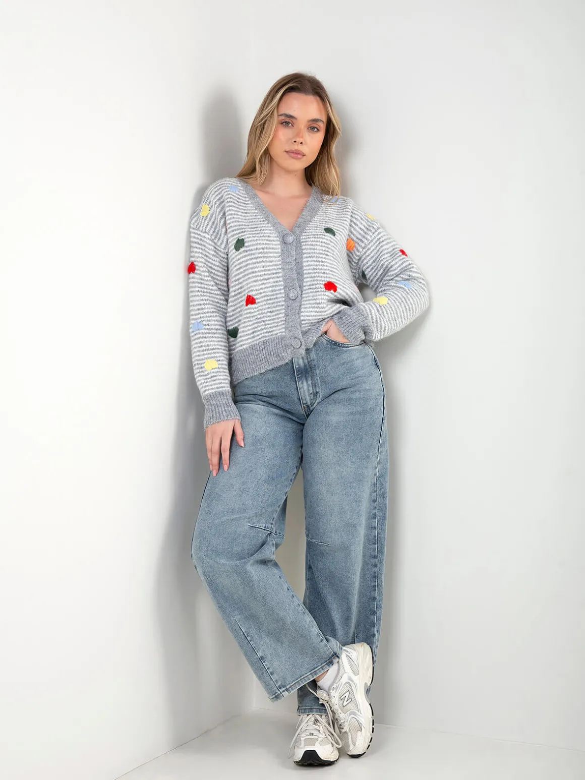 Casaco malha com botões e corações