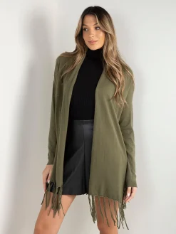Casaco malha fina aberto com franjas