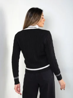 Casaco malha preto com aplicações