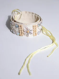 Cinto bege com missangas