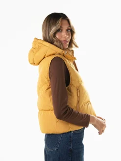 Colete acolchoado amarelo com capuz