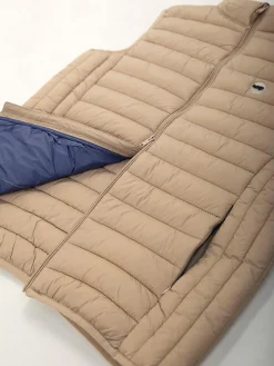Colete acolchoado leve com gola subida