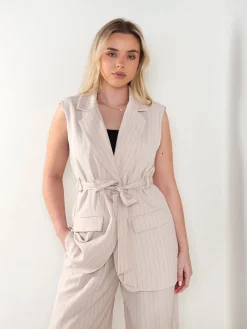 Colete alfaiataria com cinto