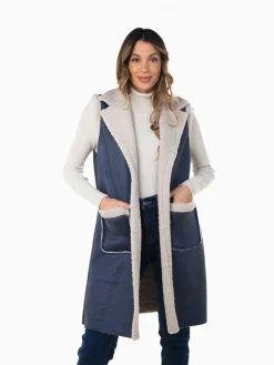 Colete comprido com pelo encaracolado