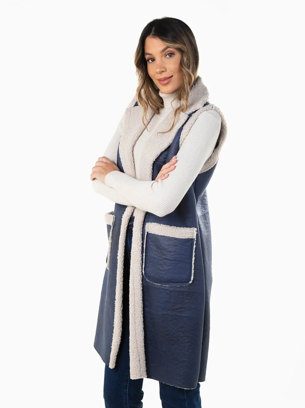 Colete comprido com pelo encaracolado