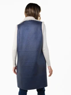 Colete comprido com pelo encaracolado