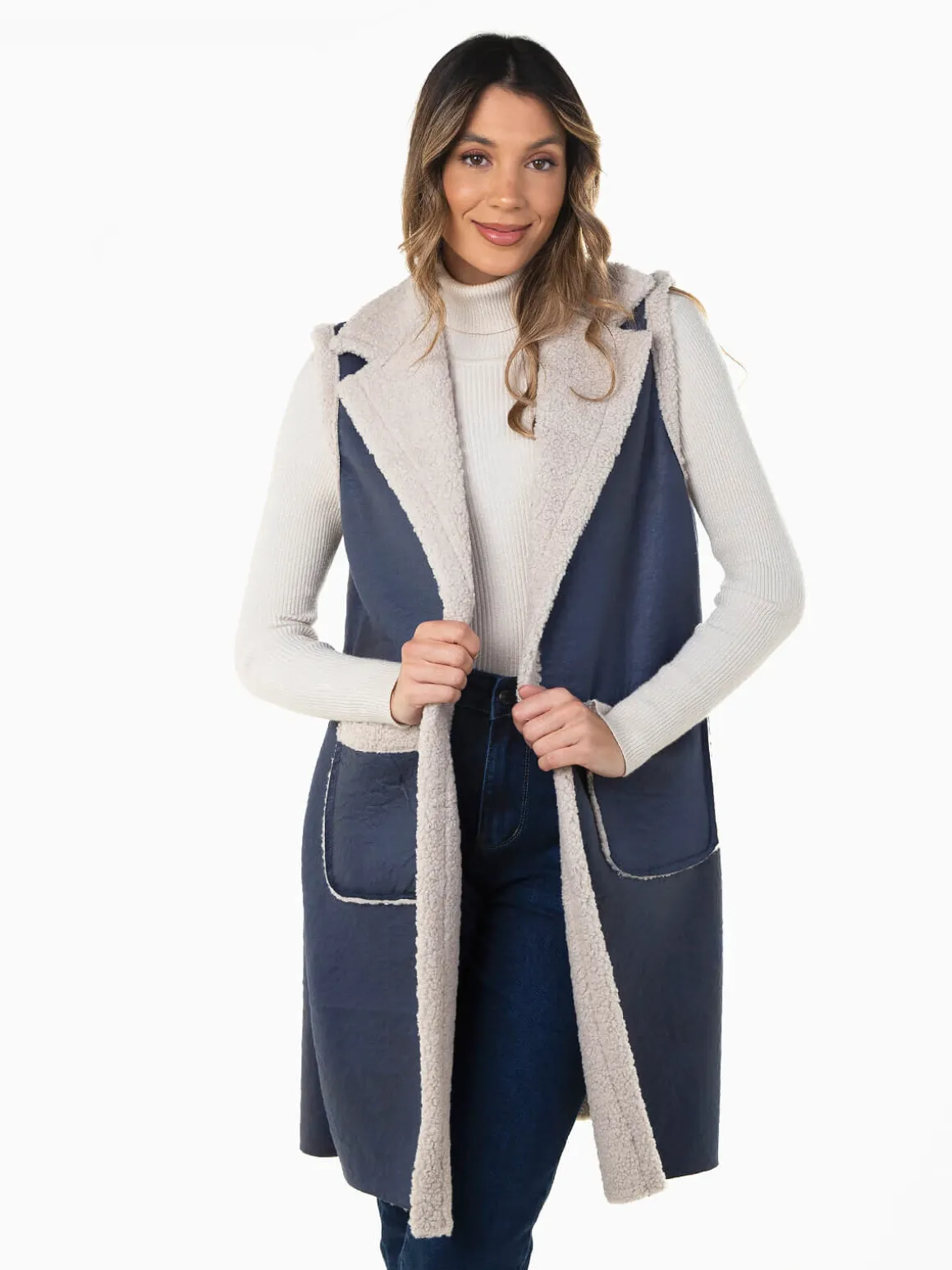 Colete comprido com pelo encaracolado