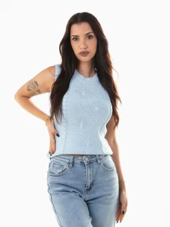 Colete de malha detalhado