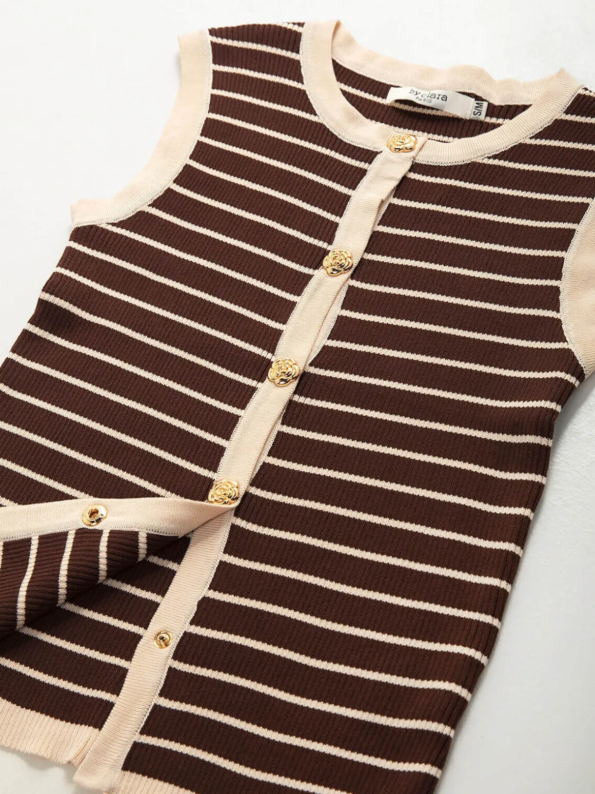 Colete de malha às riscas