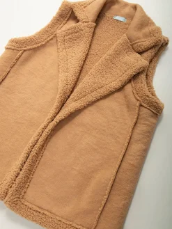 Colete efeito camurça interior em pelo