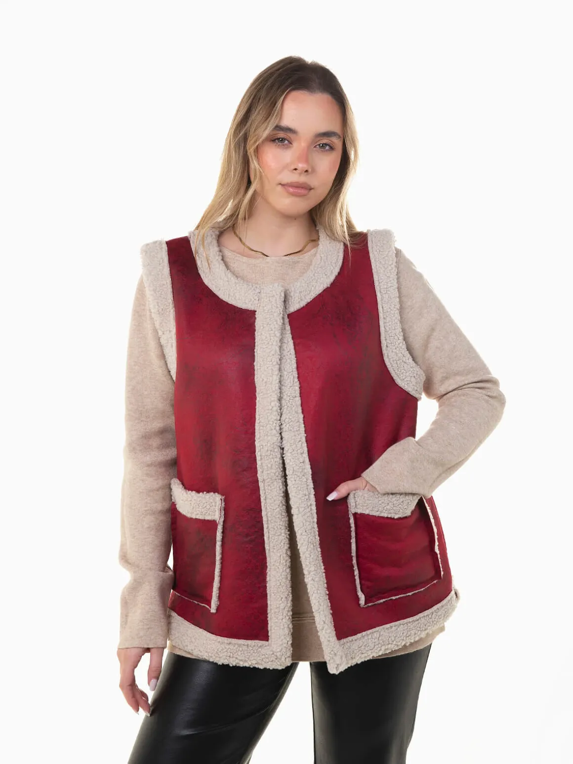 Colete efeito pele com pelo encaracolado