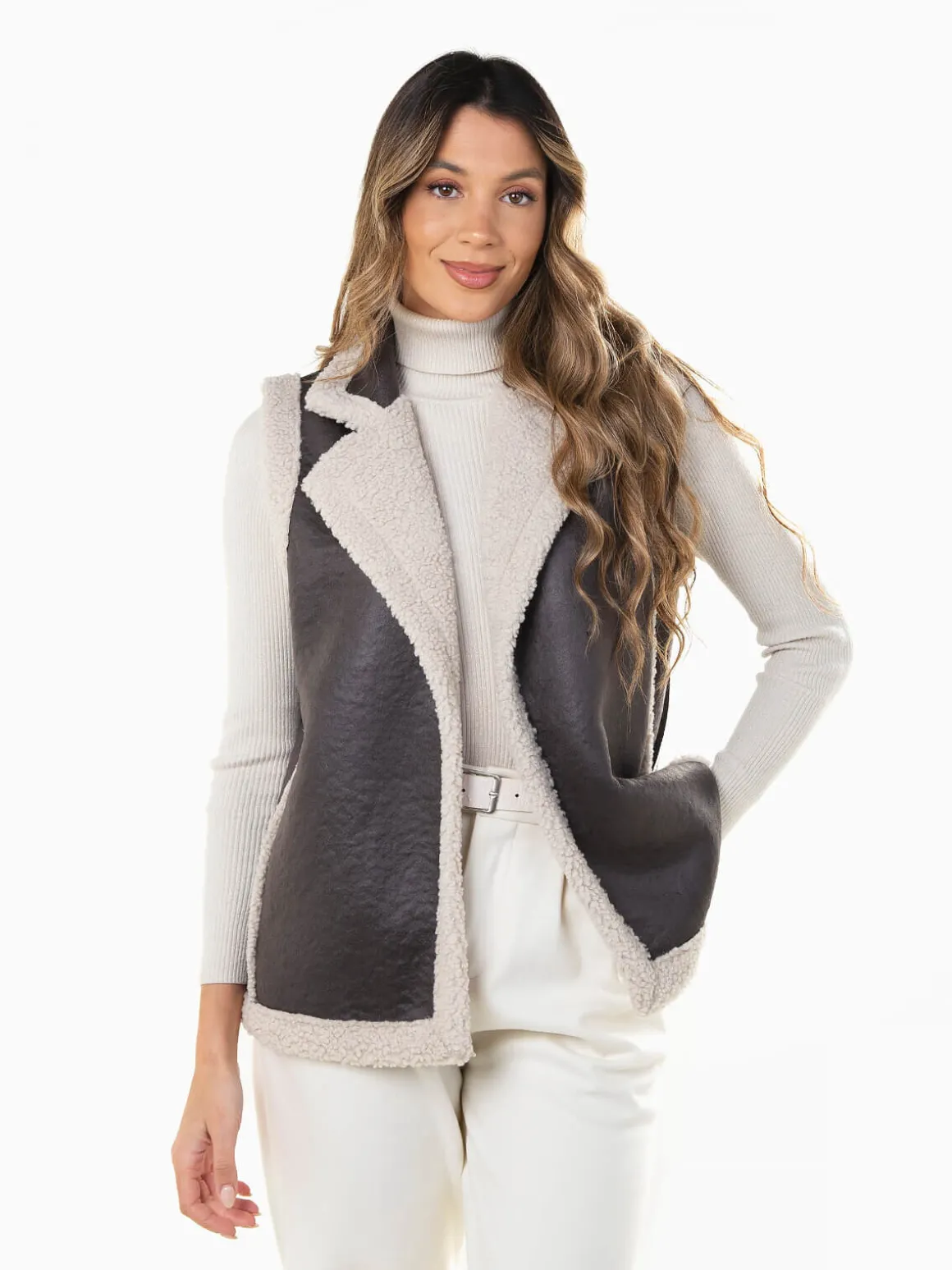 Colete efeito pele envelhecida com pelo