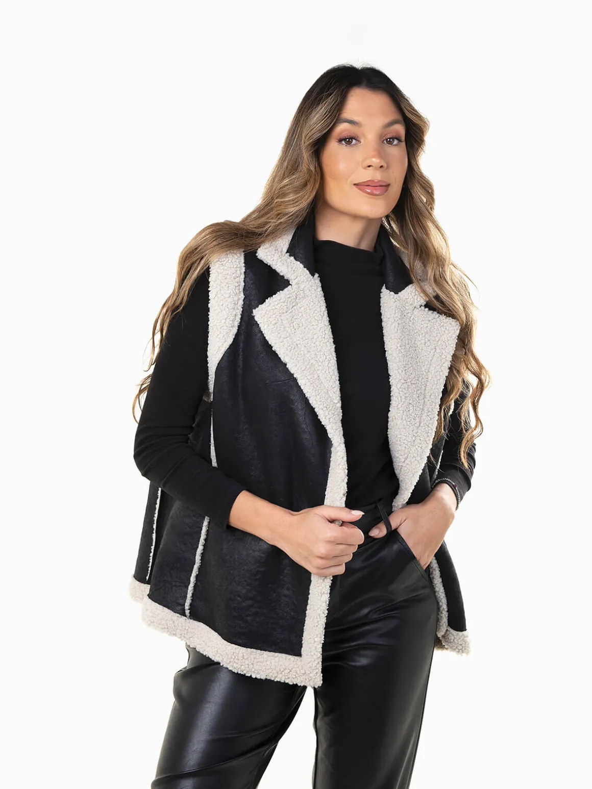 Colete efeito pele envelhecida com pelo