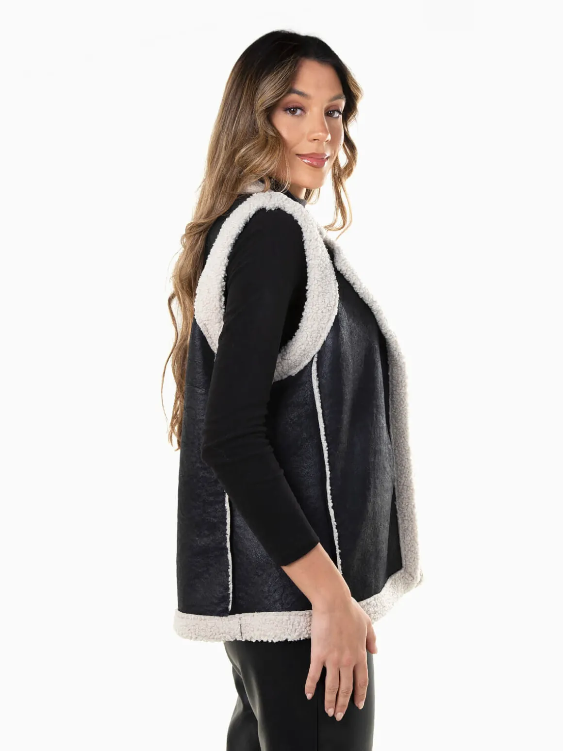 Colete efeito pele envelhecida com pelo