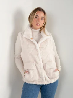 Colete efeito pelo com bolsos